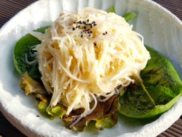 [출처 황성수 힐링스쿨] 감자채 팽이버섯 겨자소스 무침